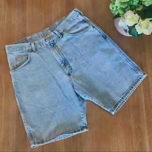 Wranglers high-rise denim shorts